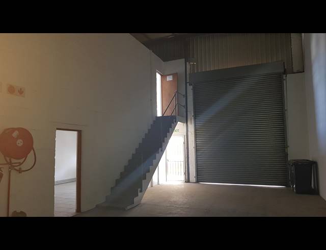 290M² FACTORY TO LET IN STIKLAND INDUSTRIAL